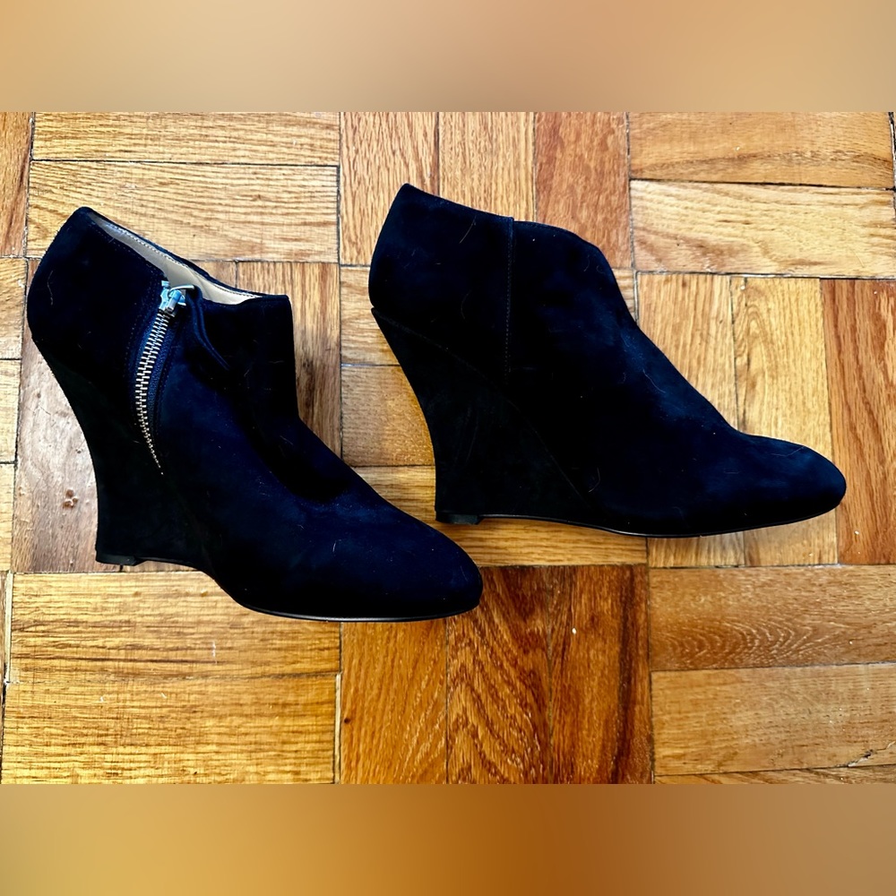 Never worn Nine West Suede Wedges